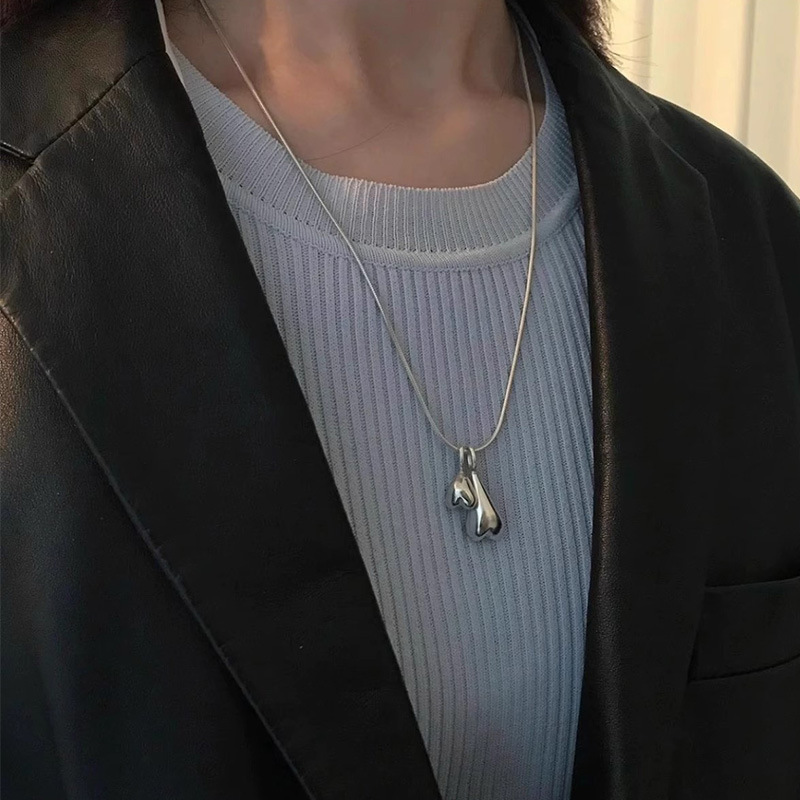 Ins Japanese and Korean Designer Minimalist Inverted Love silver Snake Bone Chain Necklace High-grade Simple Stacked Woolen Chain