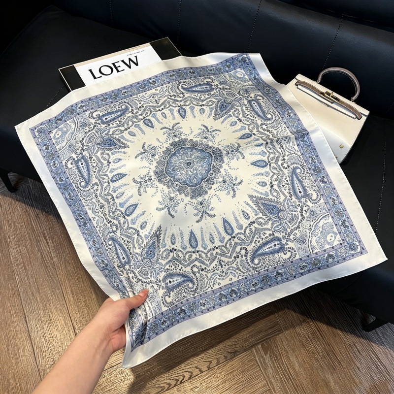Colección 70*70 nuevo estilo bufanda de seda azul sensación de alta calidad imitación bufanda cuadrada de seda moda todo-fósforo bolsa atada bufanda de pelo