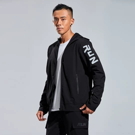 运动T恤;运动裤;运动外套