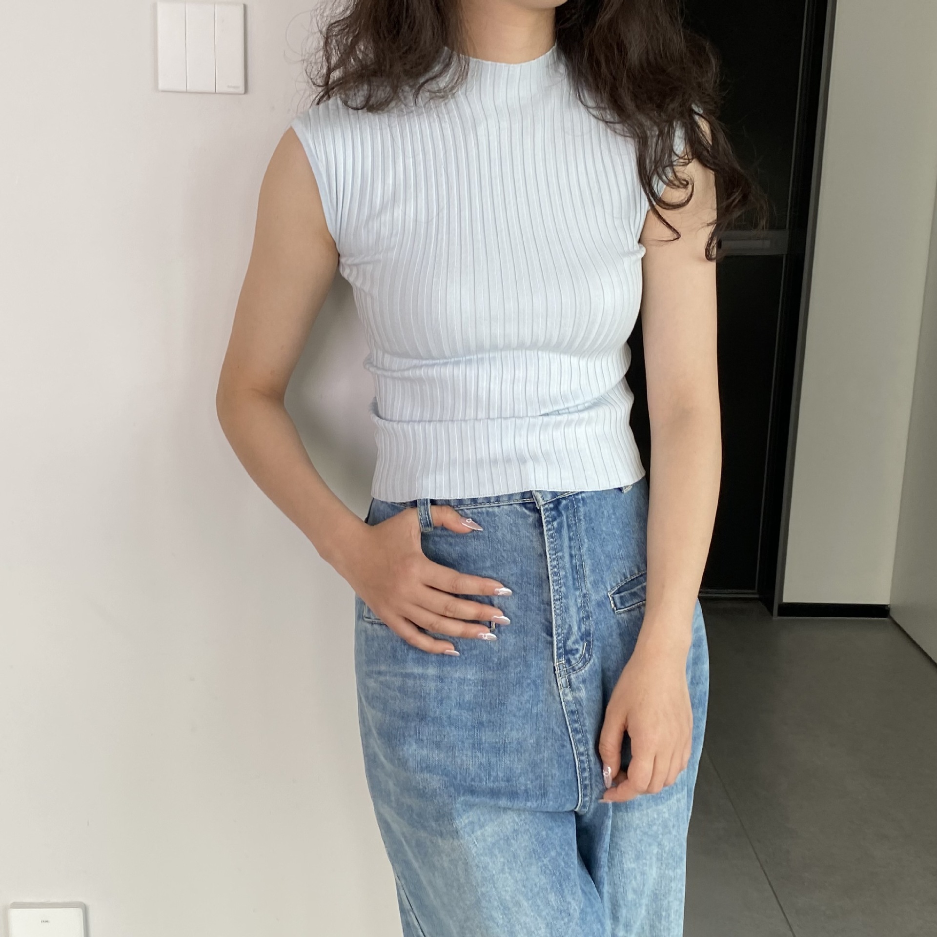 엄선된 Jiayi 14바늘 대형 핏 스트립 반팔 여름 여성 라운드 넥 슬림 스트리트 백 드로스트링 티셔츠 C100