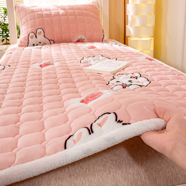 2025 New Milk Velvet Mattress Protector Anti-Slip Bed Pad Mattress Student Mat Machine Washable