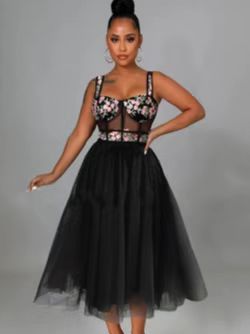 Abito da donna slim fit con ricami floreali – Elegante abito midi aderente con scollo a V (disponibile nelle taglie dalla S alla 5XL)_voghion.com