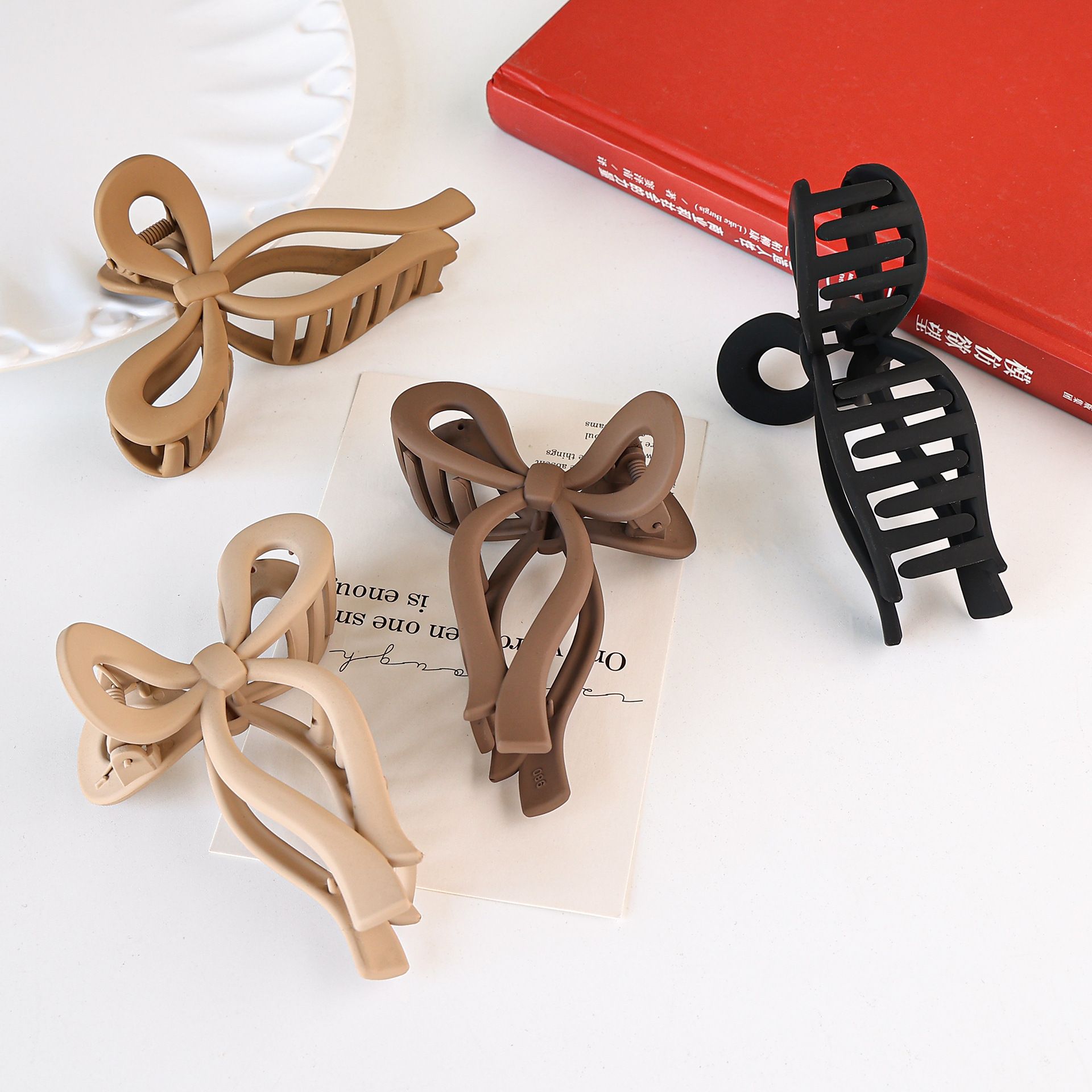 72g Weight Hair Claws Hair Accessories Type 1 Piece Quantity Casual, Holiday, Daily Occasion Plastic Material Bow Knot Pattern All Seasons Season Women's Gender Retro, Classic Style Style Retro Classic Style Women's Bow Knot Plastic Hair Claws 4