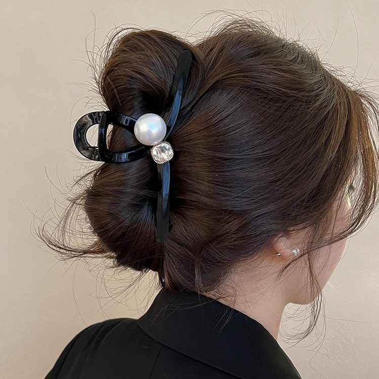 女性の後頭部用のハイエンドの輝くダイヤモンドパールクリップ、大きなヘアクリップ、2025年初秋の新しいサメクリップ、ハイエンドのヘアアクセサリー|undefined