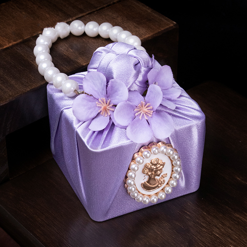 风吕敷伴手礼盒结婚伴娘小众高级创意网红绸缎风喜糖果方形盒子