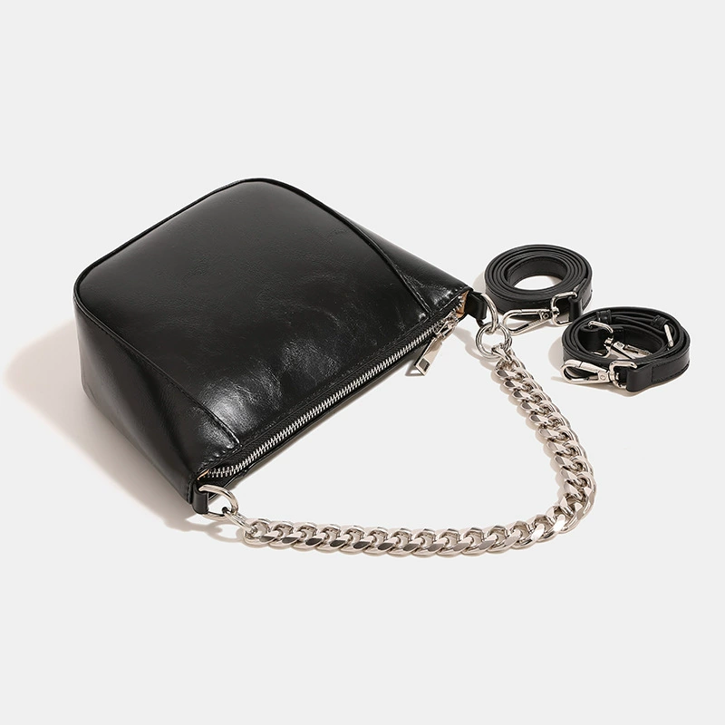 Fashionable chain, underarm bag, one-shoulder bag, city style, high-quality style