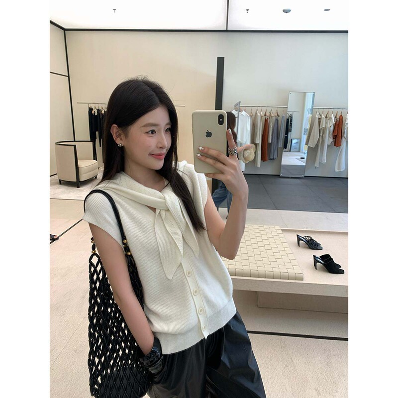 【Special Offer from Thirteen Rows, No Returns or Exchanges】Knitted Vest for Women, Sleeveless Wool Shawl, V-Neck Top Two-Piece Set