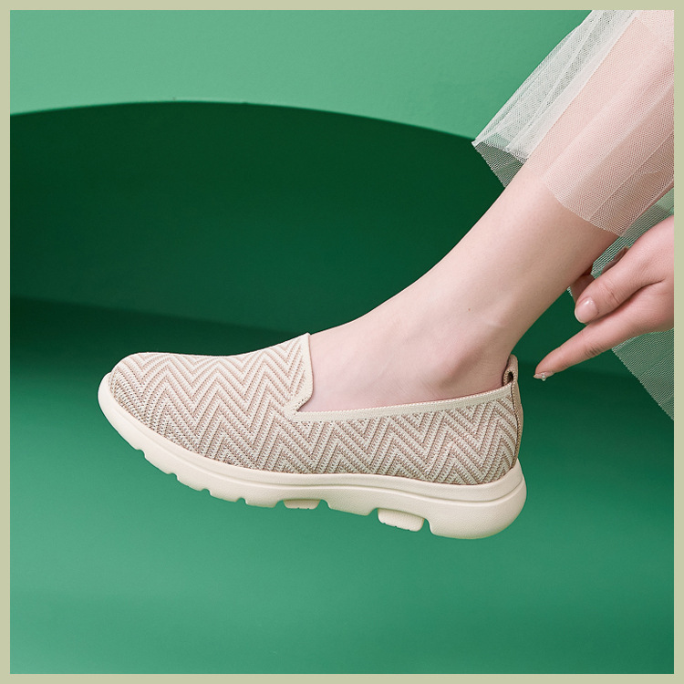 B888-42025 Herbst Winter Neue Licht Kissen Anti-Slip Runde Kappe Mittleren Alters Und Ältere Komfortable Atmungsaktive Flache Schuhe_voghion.com