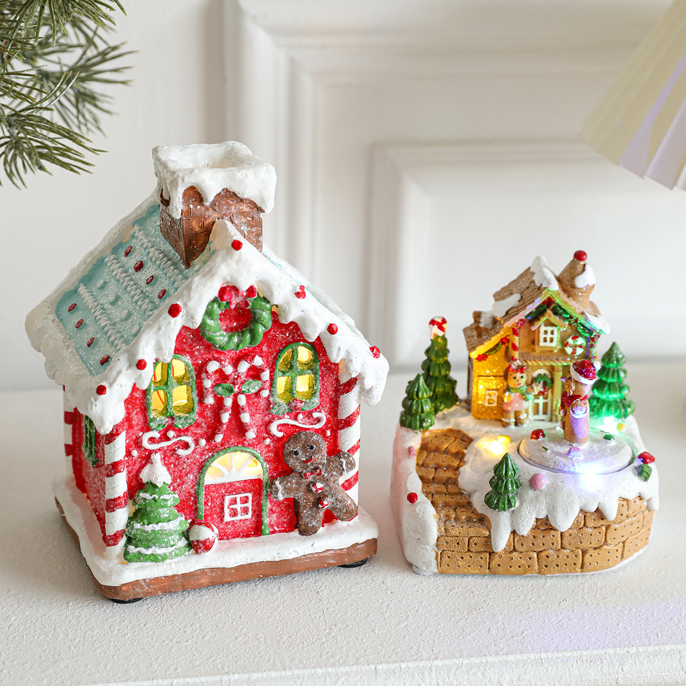 Resina transfronteriza casa de Navidad luminosa caja de música pan de jengibre hombre de nieve decoración de escritorio regalo decoración de dibujos animados