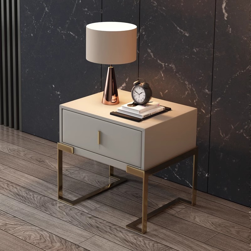Moderna mesa de cama de lujo ligera italiana minimalista diseño de hierro forjado de madera maciza alta sensación de dormitorio cuero dormitorio gabinete de cama