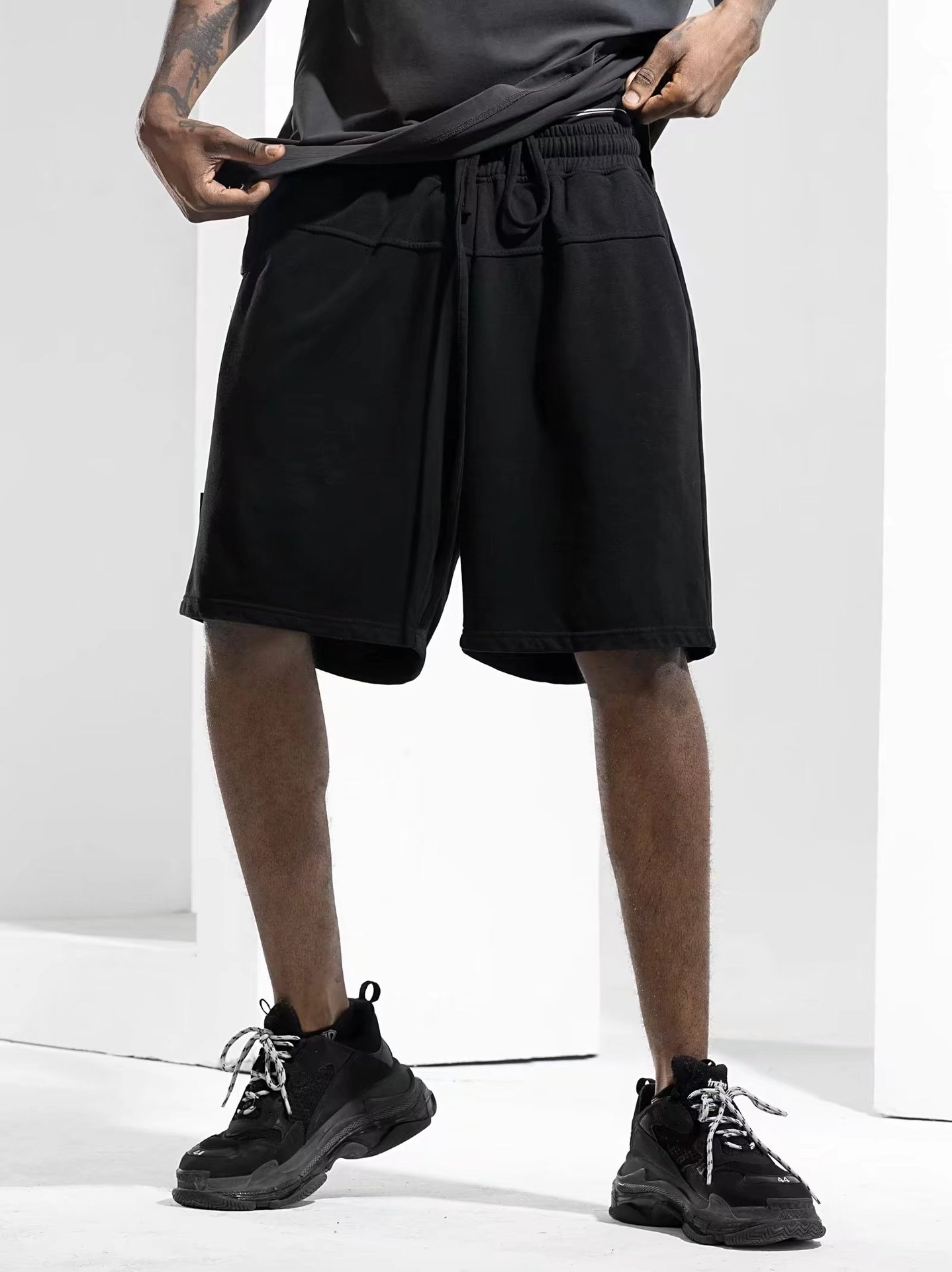 Pantalones cortos casuales de verano para hombres, marca de moda ins, color sólido, color de contraste simple, pantalones deportivos de cinco puntos colgantes rectos sueltos casuales