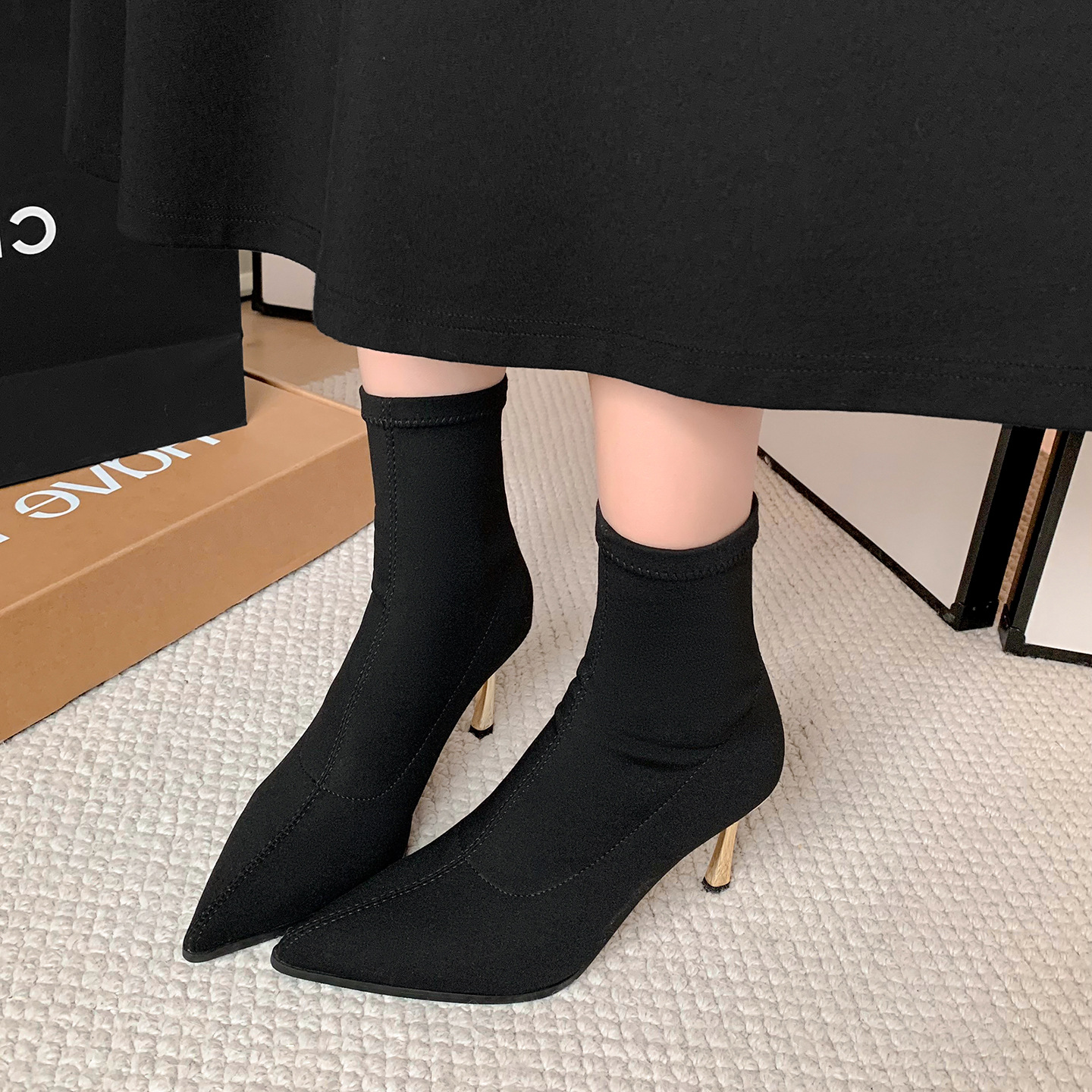 Boot nữ cổ cao quá gối mũi nhọn gót nhọn co giãn ôm chân — Ống cao màu đen