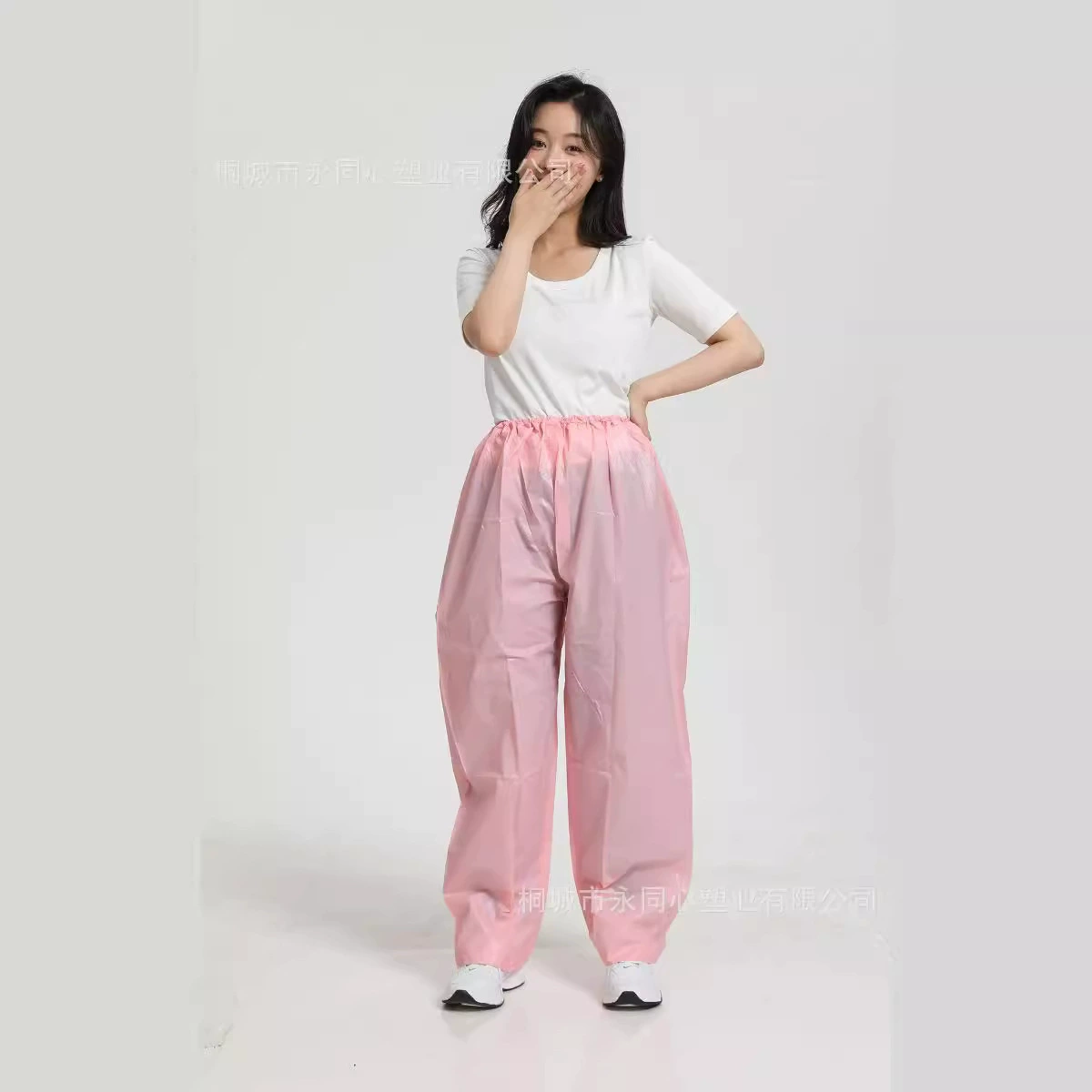 Фабрика прямых продаж PEVA неодноразовые дождевые брюки костюм PE дождевые брюки легкий и не легко сломать много раз