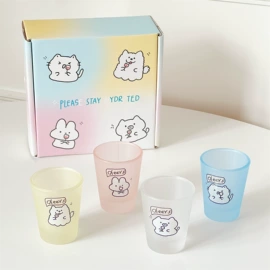 咖啡杯;盘;陶瓷杯