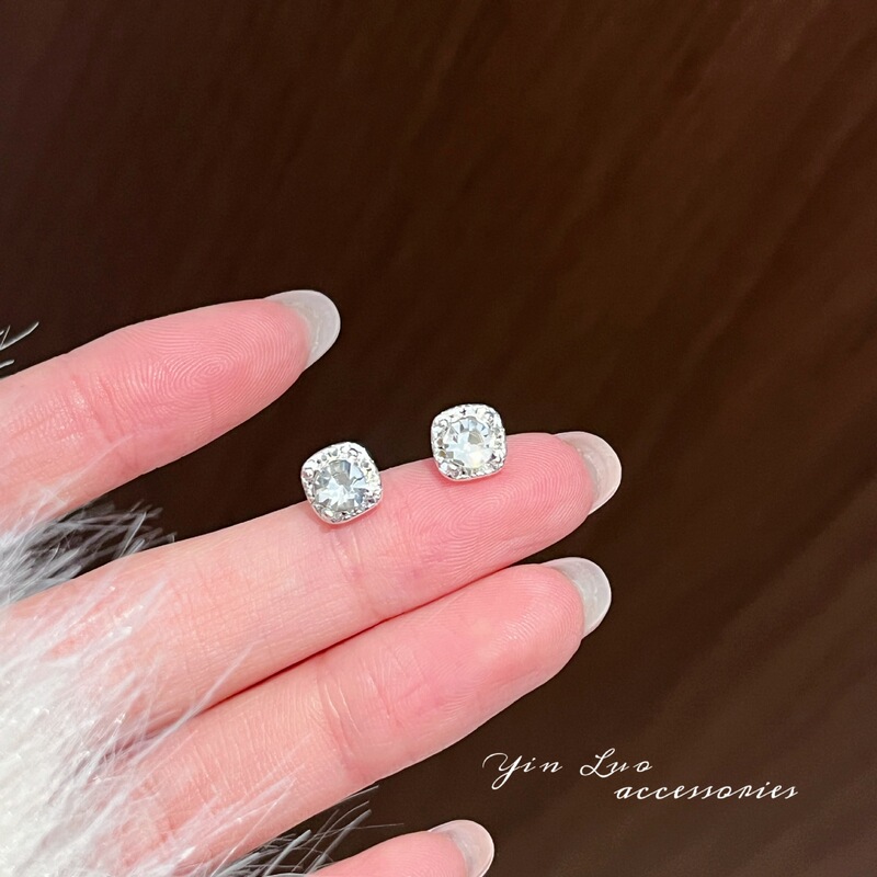 Sparkling Square Zircon Earrings for Women, Geometric Simple Versatile Studs, Light Luxury High-End Feel, Small and Delicate Ear Bone Jewelry Sparkling Square Zircon Earrings for Women, Geometric Simple Versatile Studs, Light Luxury High-End Feel, Small and Delicate Ear Bone Jewelry