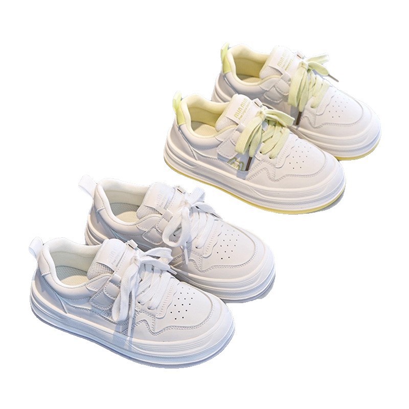 Zapatos deportivos de niñas de otoño 2025 nuevos zapatos blancos de estudiantes zapatos casuales para niños de moda zapatos de skate