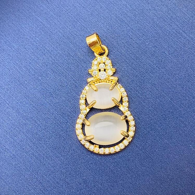 Tiktok Venta caliente colgante al por mayor auto-seleccionado 100 cobre colgante único con fuente de cadena de fábrica al por mayor sin cadena