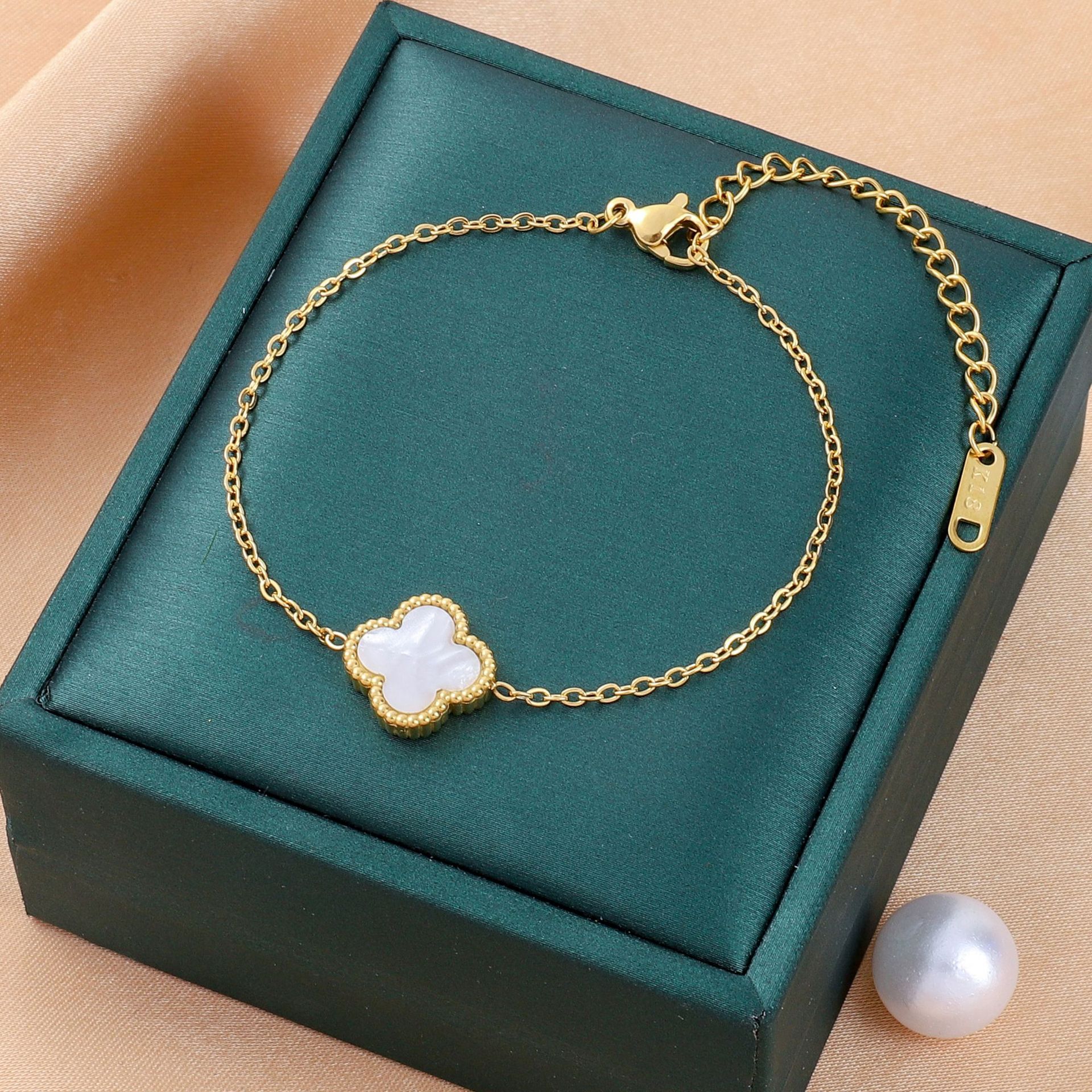 Ventas transfronterizas calientes nuevas pulseras de acero de titanio personalidad femenina de alto nivel diseño ligero de lujo moda temperamento versátil joyería de acero de titanio image 70