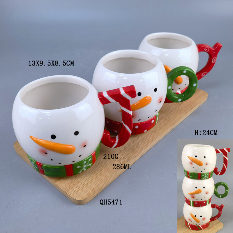 Juego de regalo de taza apilada de Navidad Juego de tres piezas en relieve Muñeco de nieve taza apilada Copa de mousse de marido Taza de café