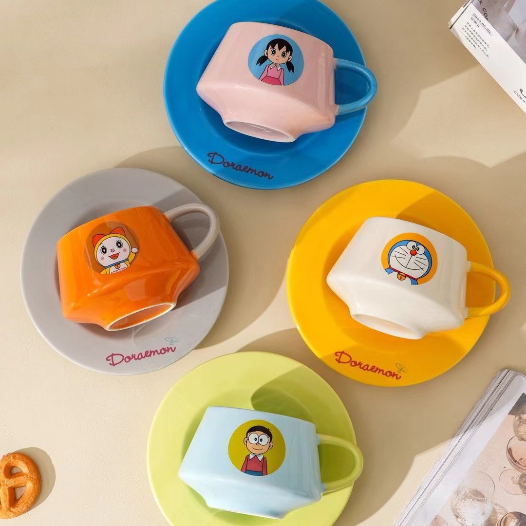 Creación de dibujos animados Doraemon tazas de cerámica combinación de tazas de alto color esmalte de color taza de café regalo de té de la tarde