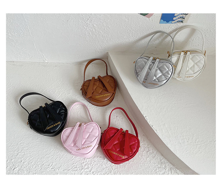 Petite Fille Printemps & Été Pu Cuir Coeur Forme Mignon En Forme De Coeur Zipper Sac À Main display picture 2