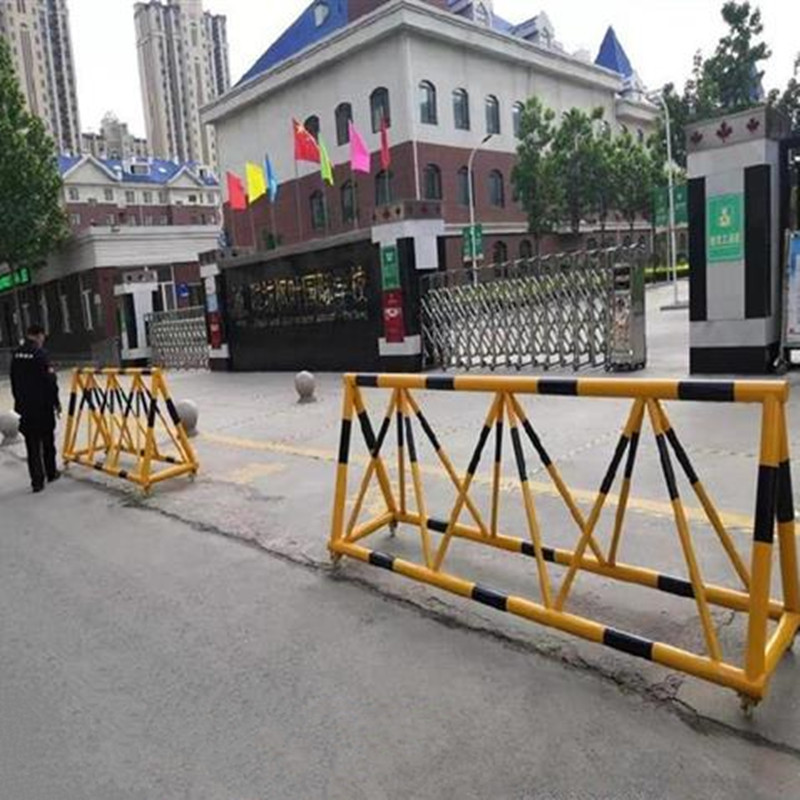 可移动黄黑钢管式围栏警示电力施工绝缘围栏学校隔离护栏定制