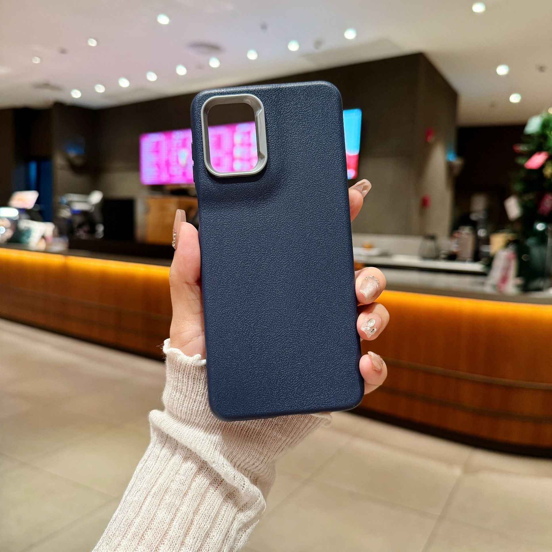 Funda de teléfono de TPU con textura de cuero liso, adecuada para Motorola G55, funda de teléfono suave con orificio grande para comercio exterior europeo y americano, antihuellas.