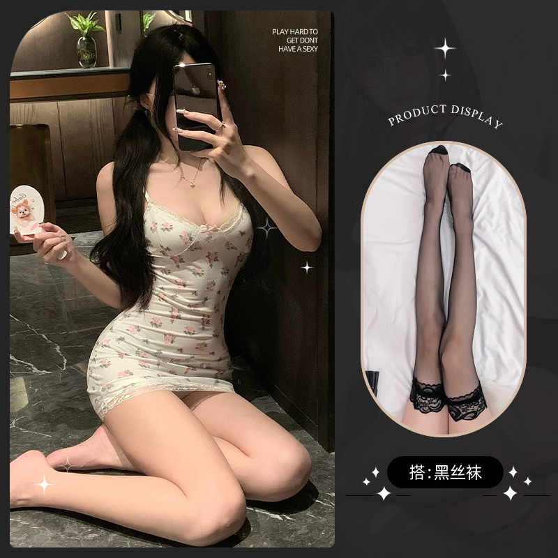 작은 꽃무늬 [가슴 패드 포함] + 검정 스타킹