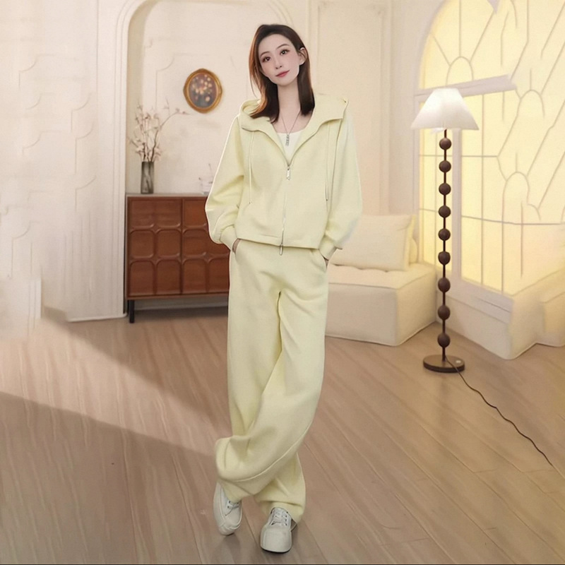 2025 Early Autum Wear with Age-Reducing Fashion Casual Sports Super Popular Hooded Sweatshirt Wide-Leg Pants Complete Set for Women