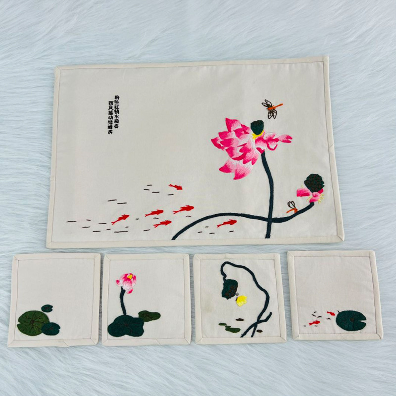 Bordado DIY paquete de material estera de té de cuatro piezas hecho a mano Lu bordado conejo Flor de melocotón bolsa de costura sala de estar estera de té montaña