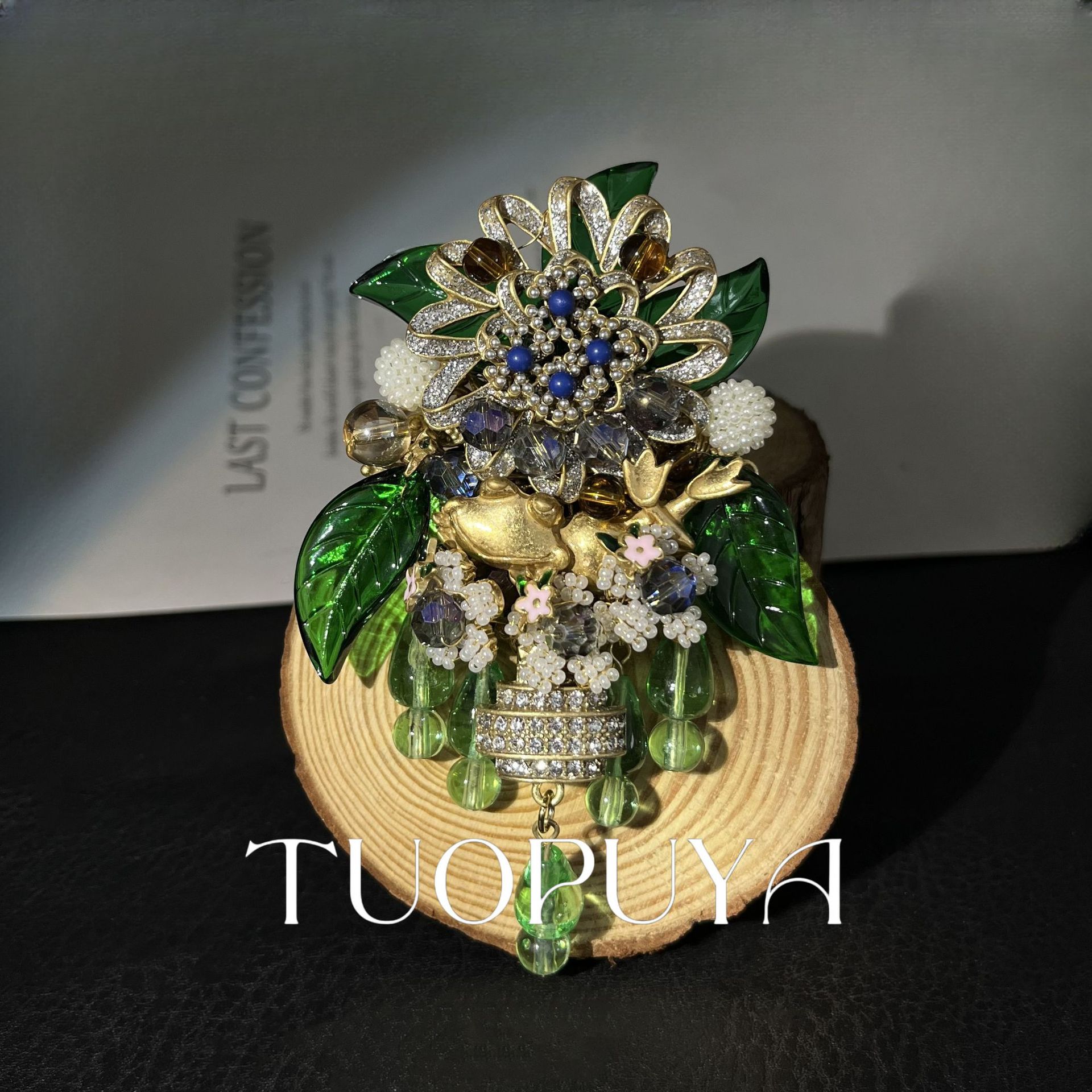Retro Heavy Handmade Woven Flower Brooch Fresh and Elegant Glazed Pendant Green Leaf Pin Corsage