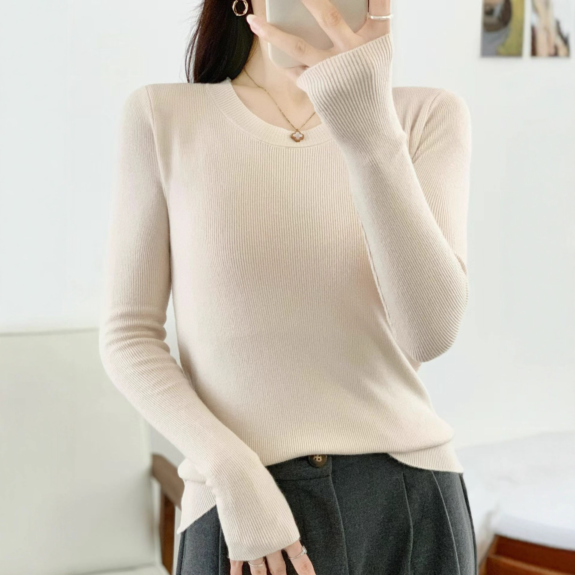 2025 New Autumn and Winter Pure Color Round Neck Slim Bottoming Shirt Pullover Fashionable Simple Versatile Long-Sleeved Knitwear for Women