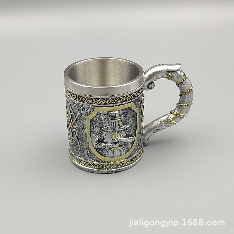 Vaso de cerveza soldado