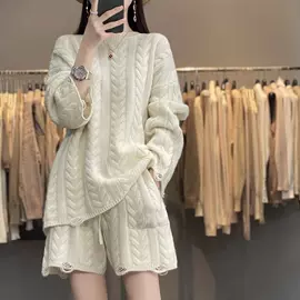 女式针织衫;女式衬衫;连衣裙