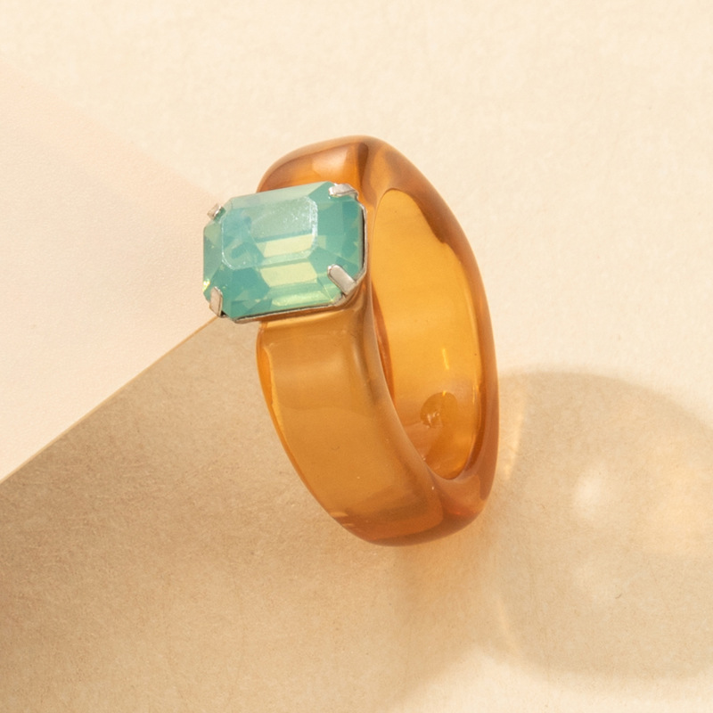 Simple Fashion Transparent Acrylic Resin French Retro Wind Creative Diamond Ring display picture 14