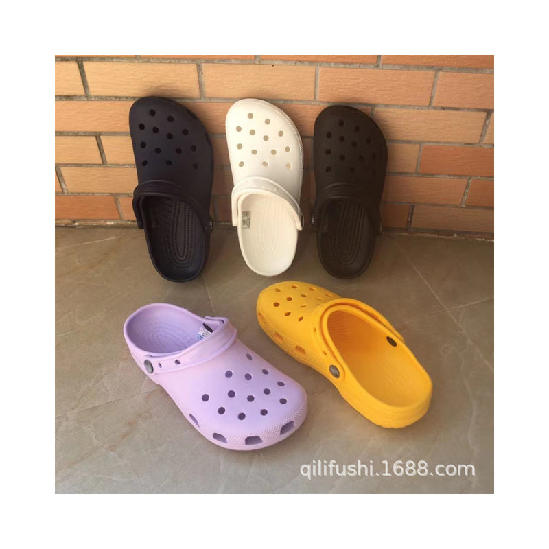2022 New Celebrity Parent-Child Sandals Outdoor Garden Shoes Men's and Women's Crocs Beach Shoes