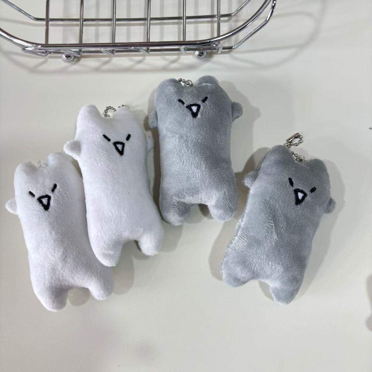 Truco gatito dibujos animados muñeca colgante pareja creativa extraña muñeca de peluche bolsos llaveros regalo colgante