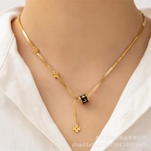 不掉色钛钢欧美跨境老花皮小蛮腰四叶草流苏项链百搭高级感锁骨链