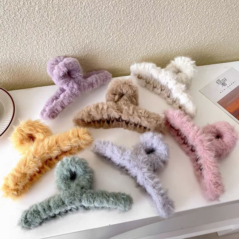 Plush solid color large grab clip