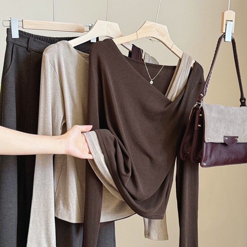 Korean-style off-shoulder knit T-shirt for women, autumn new collection, slim-fit, elegant, long-sleeved base layer top