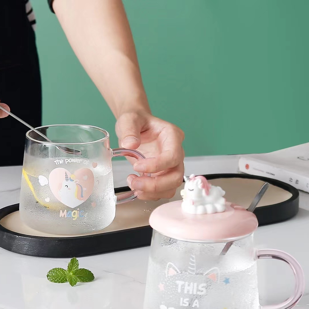Personalidad creativa de dibujos animados unicornio regalo taza de vidrio transparente con tapa cuchara taza de café estilo coreano taza para beber