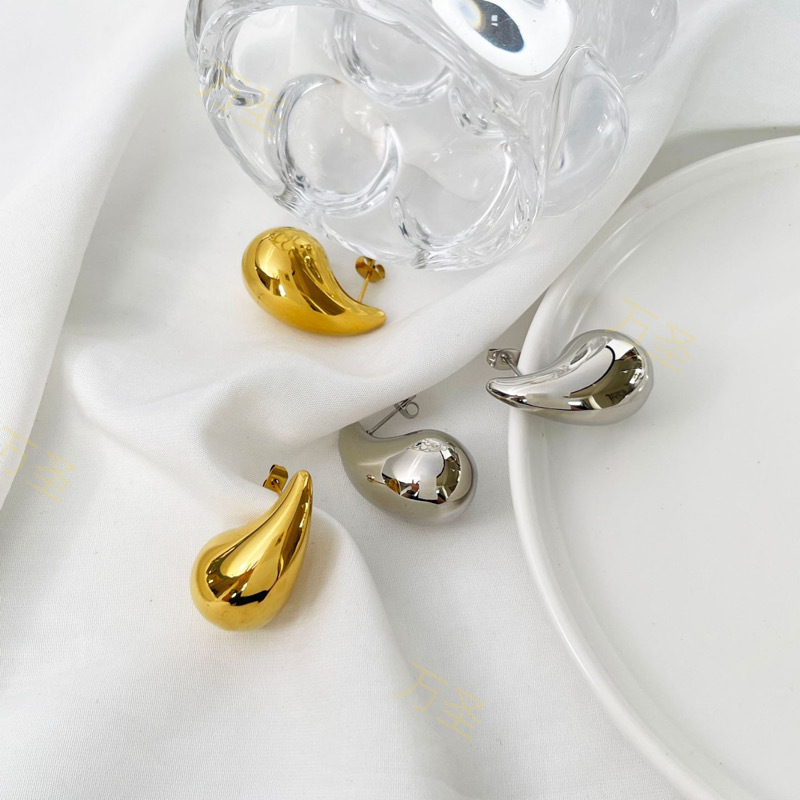1 Pair Retro Geometric Plating Copper 24k Gold Plated Ear Studs display picture 2