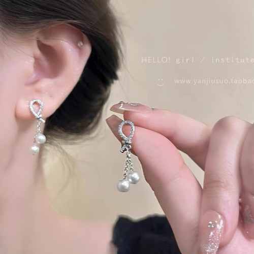 Korean butterfly earrings, silver needles, high-end niche imitation pearls, simple diamond-filled versatile earrings, long tassel earrings
