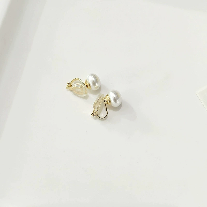 Earrings from pearl, small design ear clips
