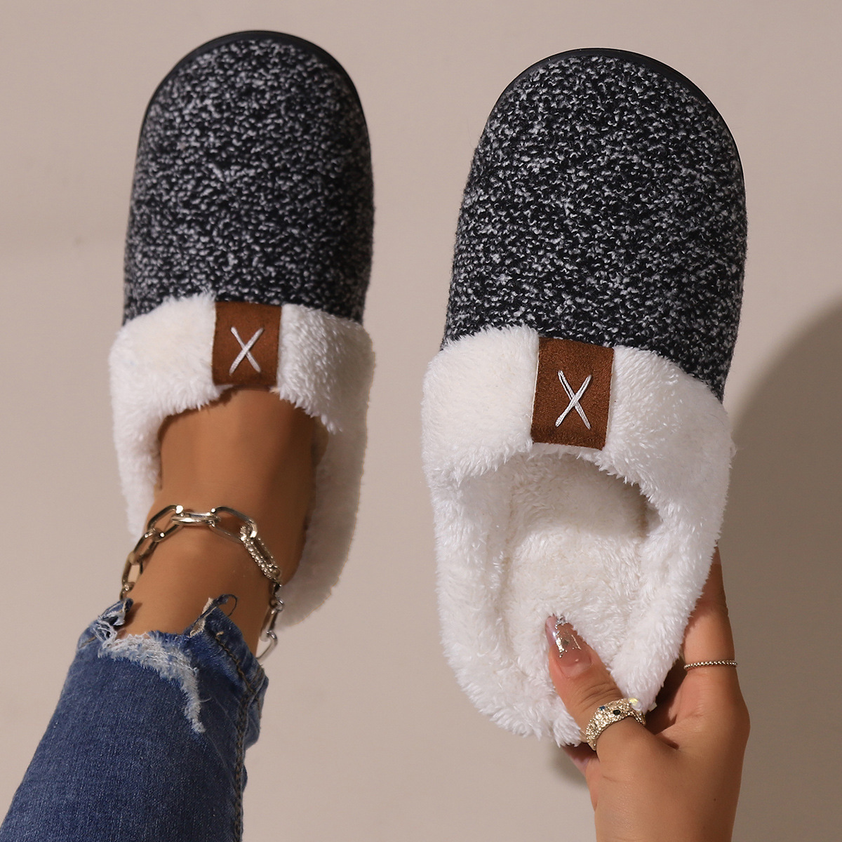 Fluffy slippers Autumn and winter home indoor cotton slippers warm plush slippers with thick soles_ipsvogv.com