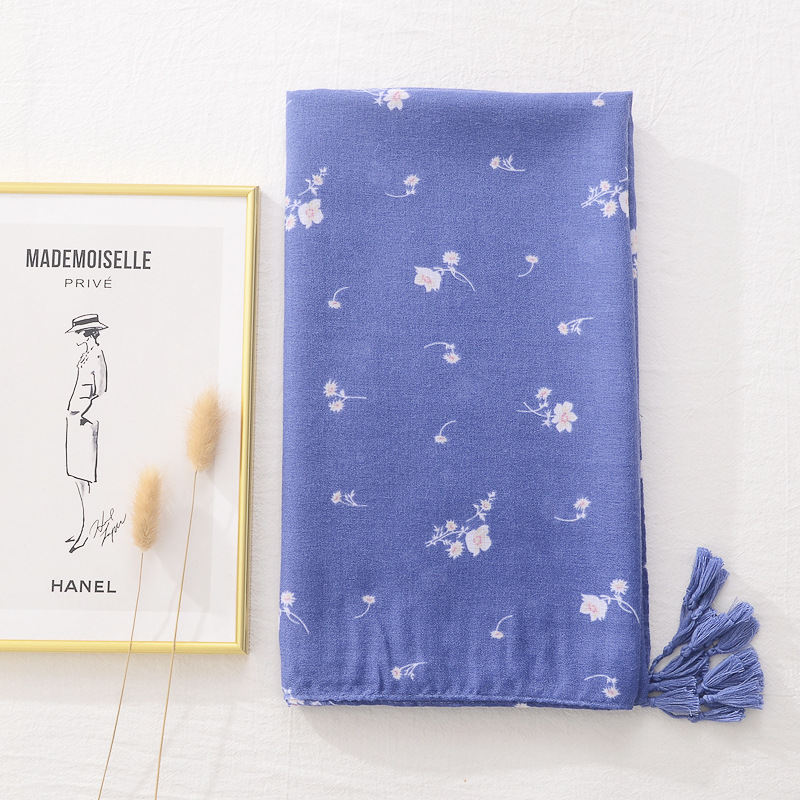 Corea del Sur estilo coreano de moda bufanda de seda del todo fósforo de las mujeres de primavera y otoño de viaje chal azul pequeño algodón floral y lino sentir borla bufanda