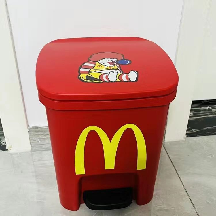 McDonald's logo gold arch sticker M creative car motorcycle body trash can decoration sticker foreign trade