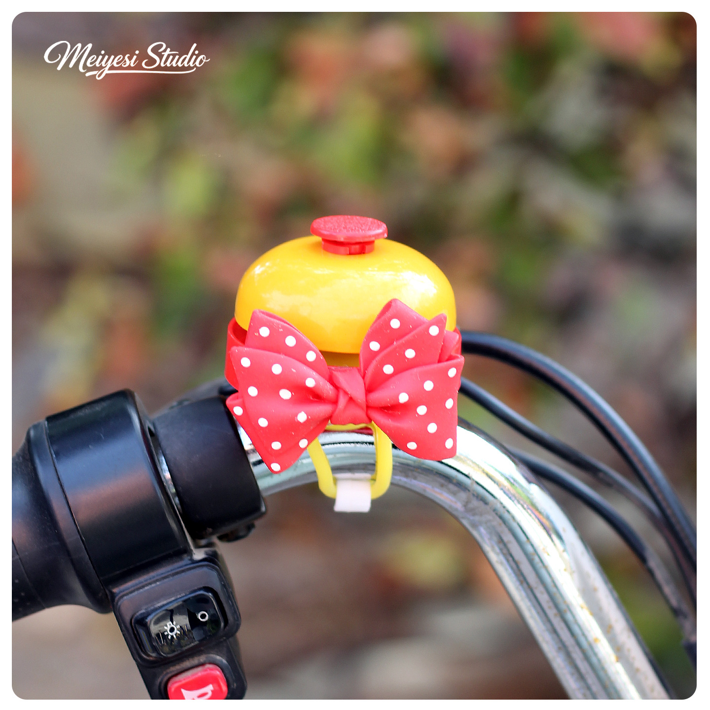 Bicicletas infantiles de montaña campana adornos de dibujos animados encantadores equilibrio coche scooter tranvía mano pulsa bocina súper fuerte