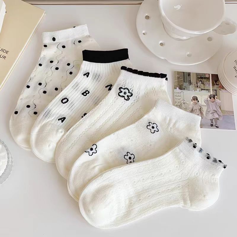 Summer Ultra-Thin Socks for Women, Shallow Cut, Breathable, Deodorant, Cute and Sweet Black and White Student Boat Socks