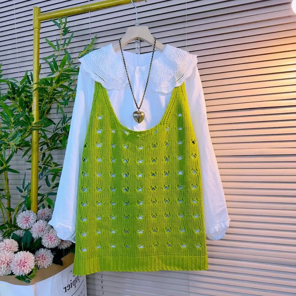 chubby girl design sense hollow folding waistcoat summer 300kg extra large size foreign style Joker solid color sleeveless vest women